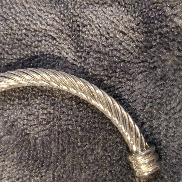 SALE💥Silver tone bracelet - Picture 3 of 3